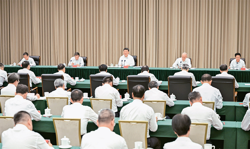 　　2025年11月6日，中共中央總書記、國家主席、中央軍委主席習(xí)近平在海南三亞聽取海南自貿(mào)港建設(shè)工作匯報(bào)，發(fā)表了重要講話。